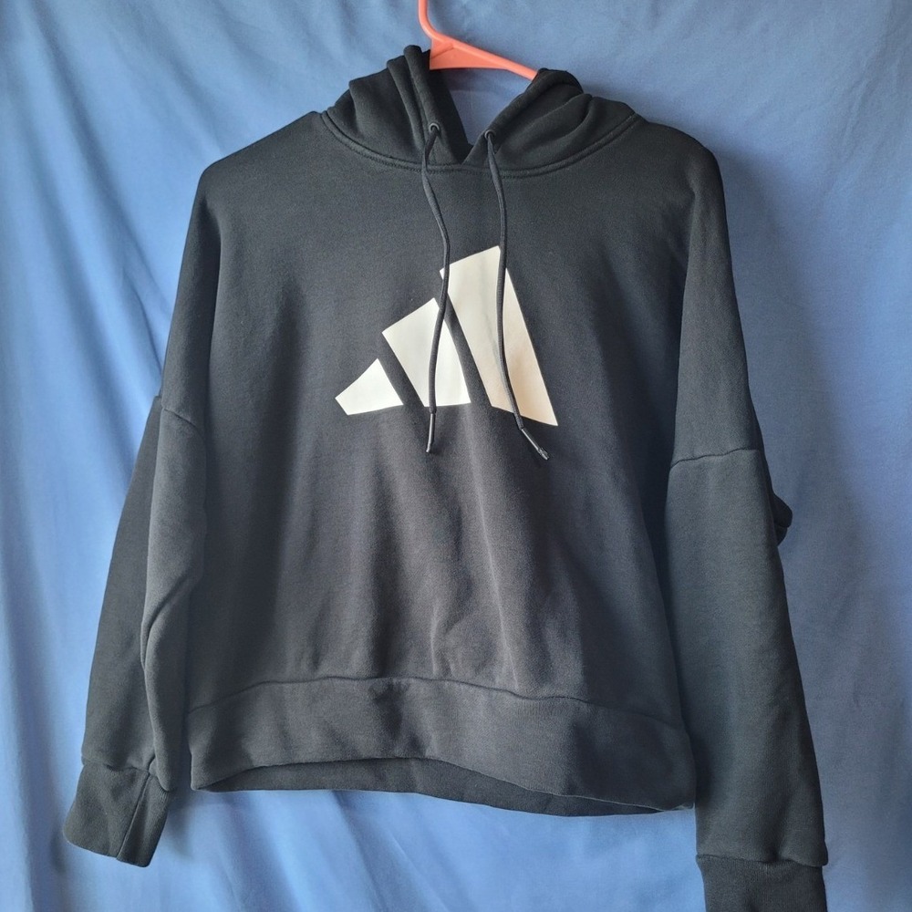 Adidas Logo Hoodie Womens Medium Black Cropped Sporty Pullover athletic sporty